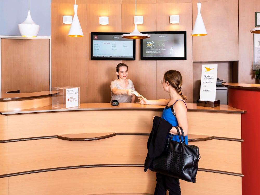 فندق Ibis Paris كْرُتييّ المظهر الخارجي الصورة