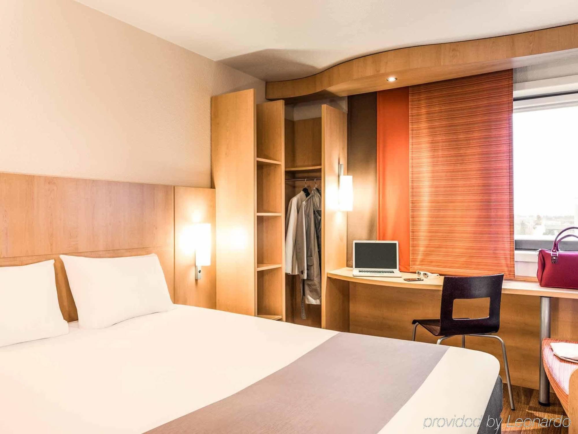 فندق Ibis Paris كْرُتييّ المظهر الخارجي الصورة