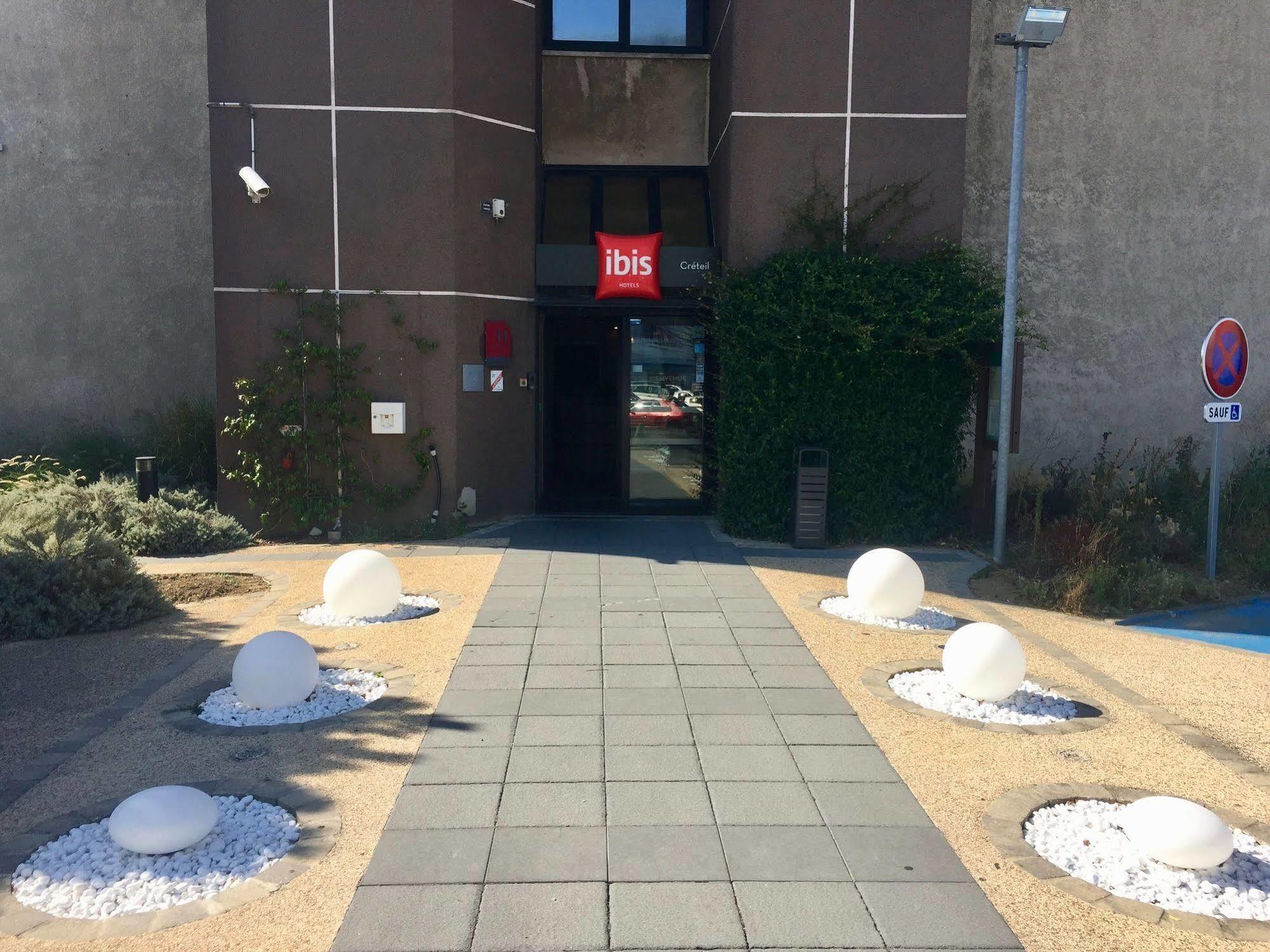 فندق Ibis Paris كْرُتييّ المظهر الخارجي الصورة