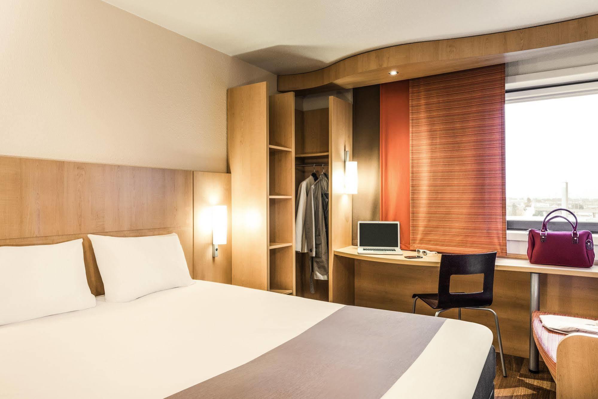 فندق Ibis Paris كْرُتييّ المظهر الخارجي الصورة